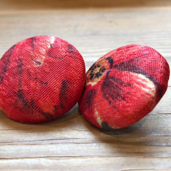 Vintage | Statement Button-style Pierced Earrings - Picture 3 of 7